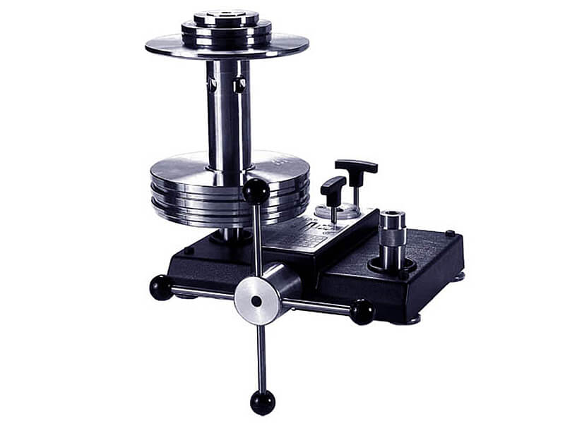 Budenberg BGH2600 Kalibrator obciążnikowo-tłokowy 1...2600 bar